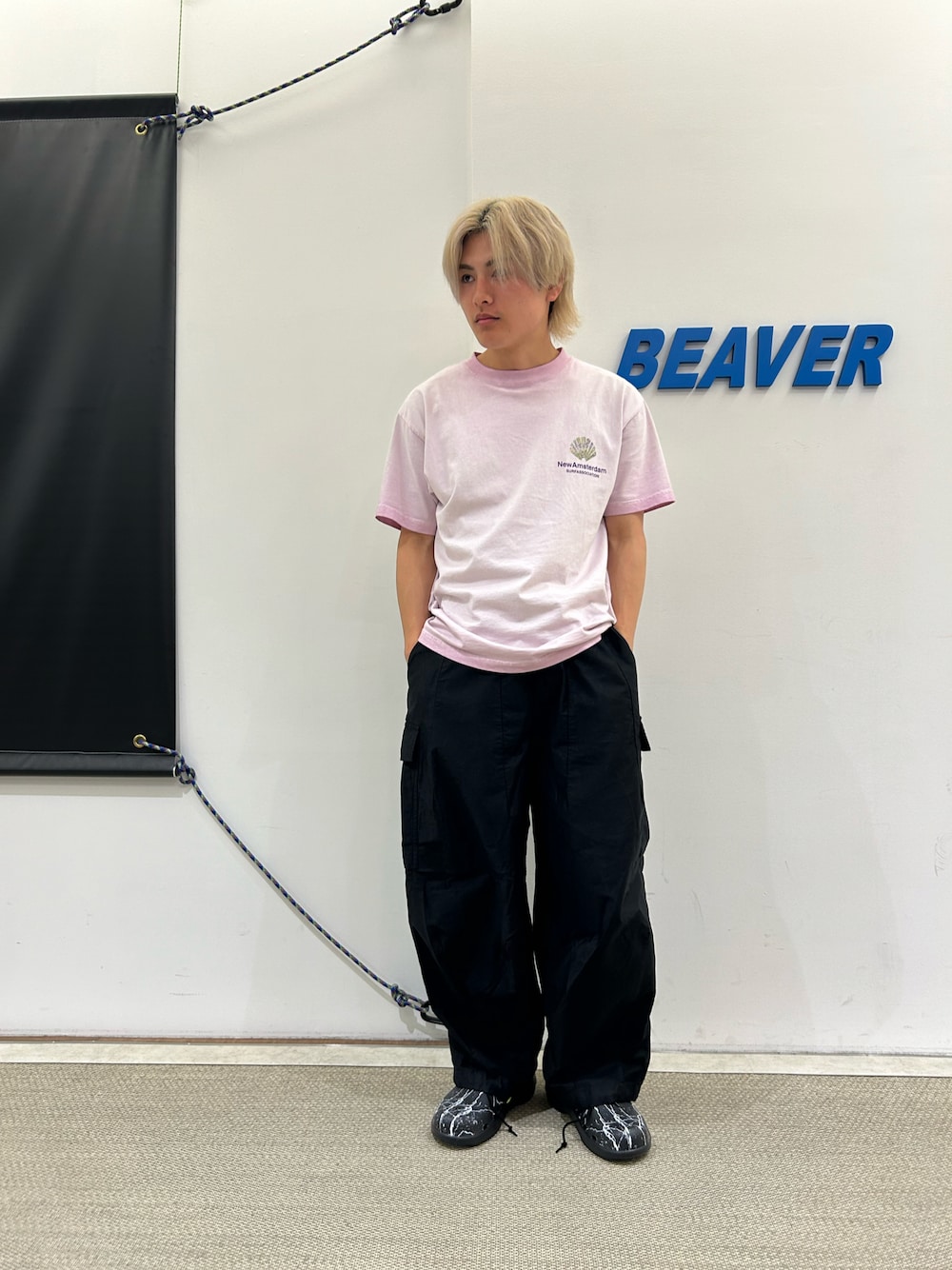 「夏コーデ、夏、夏服、夏ファッション、ウーフォス、OOFOS、children of the discordance、サンダル、リカバリーサンダル」｜「OOFOSのOOFOS x Children of the discordance / x OOcloog コラボ ウークロッグ サンダル（サンダル、ブラック系）」を使った、拓海さん（メンズ・168cm）の夏コーディネートの1枚目の写真