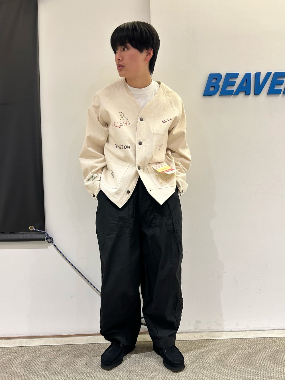 「ジャケット、payday、別注、クラークス、クラークス(Clarks)、クラークス ワラビー、ワラビー、SALE、セールコーデ、セール、春、秋、春コーデ、春のコーデ」｜「ClarksのCLARKS/クラークス  WALLABEE GTX  ゴアテックス（モカシン/デッキシューズ、ブラック系）」を使った、拓海さん（メンズ・168cm）の冬コーディネートの1枚目の写真