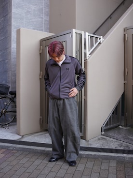 「BEAVER（ビーバー）のアイテム（パンツ）」を使った、拓海さん（メンズ・168cm）の春コーディネート