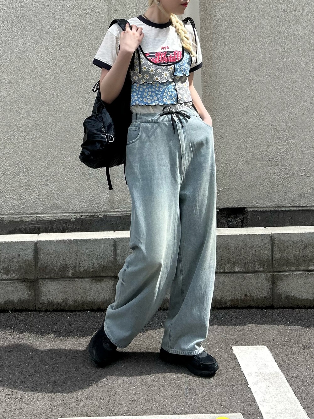 「初夏コーデ、夏コーデ、レイヤードスタイル、リボン、Tシャツコーデ、ciaopanic」｜「CIAOPANICのプリントリンガーロゴTシャツ（Tシャツ/カットソー、ブルー系）」を使った、たぎゃさん（骨格ウェーブ・レディース・170cm）の夏コーディネートの1枚目の写真