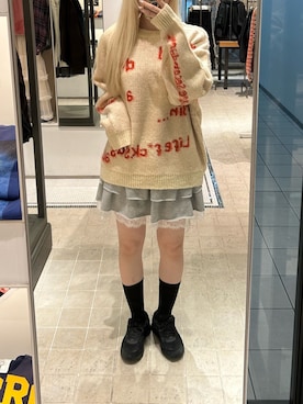 「白ニット」｜「アイテム（スカート、グレー系）」を使った、たぎゃさん（レディース・170cm）の秋コーディネート