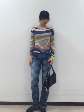 「アイテム（ニット/セーター、ブルー系）」を使った、Desigual立川STAFFさん（レディース・170cm）の夏コーディネート