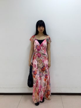 「Desigual（デシグアル）の【Desigual x Christian Lacroix】フラワープリントVネックミディドレス（ワンピース、レッド系）」を使った、Desigual立川STAFFさん（レディース・150cm）の春コーディネート