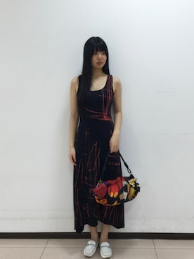 「Desigual（デシグアル）のスクリブルプリントアシンメトリーミディドレス（ワンピース、ブラック系）」を使った、Desigual立川STAFFさん（レディース・150cm）の春コーディネート