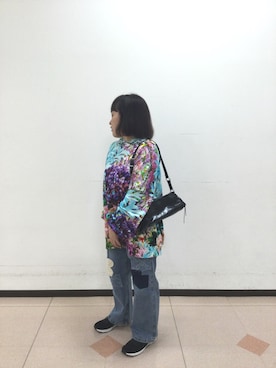 「Desigual（デシグアル）のガーデンボタニカルプリントオーバーサイズフーディースウェット（スウェット、ブラック系）」を使った、Desigual立川STAFFさん（レディース・150cm）の春コーディネート