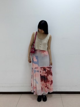 「Desigual（デシグアル）のクロシェトップ×フラワーマキシワンピース（ワンピース、レッド系）」を使った、Desigual立川STAFFさん（レディース・150cm）の春コーディネート
