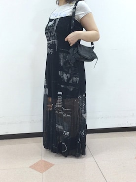 「Desigual（デシグアル）のプリント柄のストラップワンピース（ワンピース、ホワイト系）」を使った、Desigual立川STAFFさん（レディース・170cm）の夏コーディネート