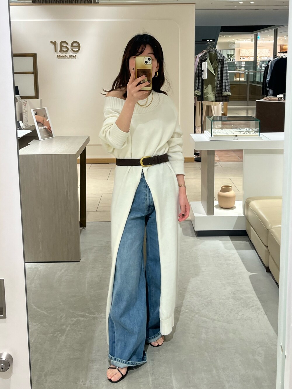 LOUNGEDRESS（ラウンジドレス）の「ハイウエストデニムパンツ（デニム