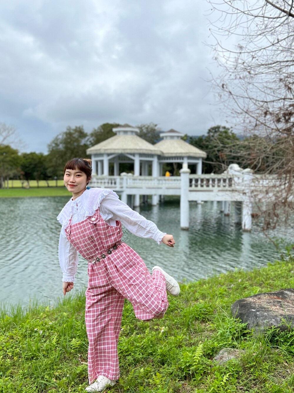 「寬鬆、日系、可愛い」｜「小莓波醬のアイテム（つなぎ/オールインワン、レッド系）」を使った、まる🍡さん（レディース・162cm）の冬コーディネートの1枚目の写真