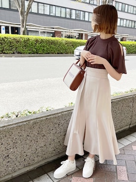 「スリット」｜「アイテム（その他シューズ）」を使った、ひよりさん（レディース・160cm）の春コーディネート