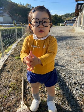 「agnes b.（アニエスベー）のアイテム（トップス、イエロー系）」を使った、ずくさん（キッズ・90cm）の秋コーディネート