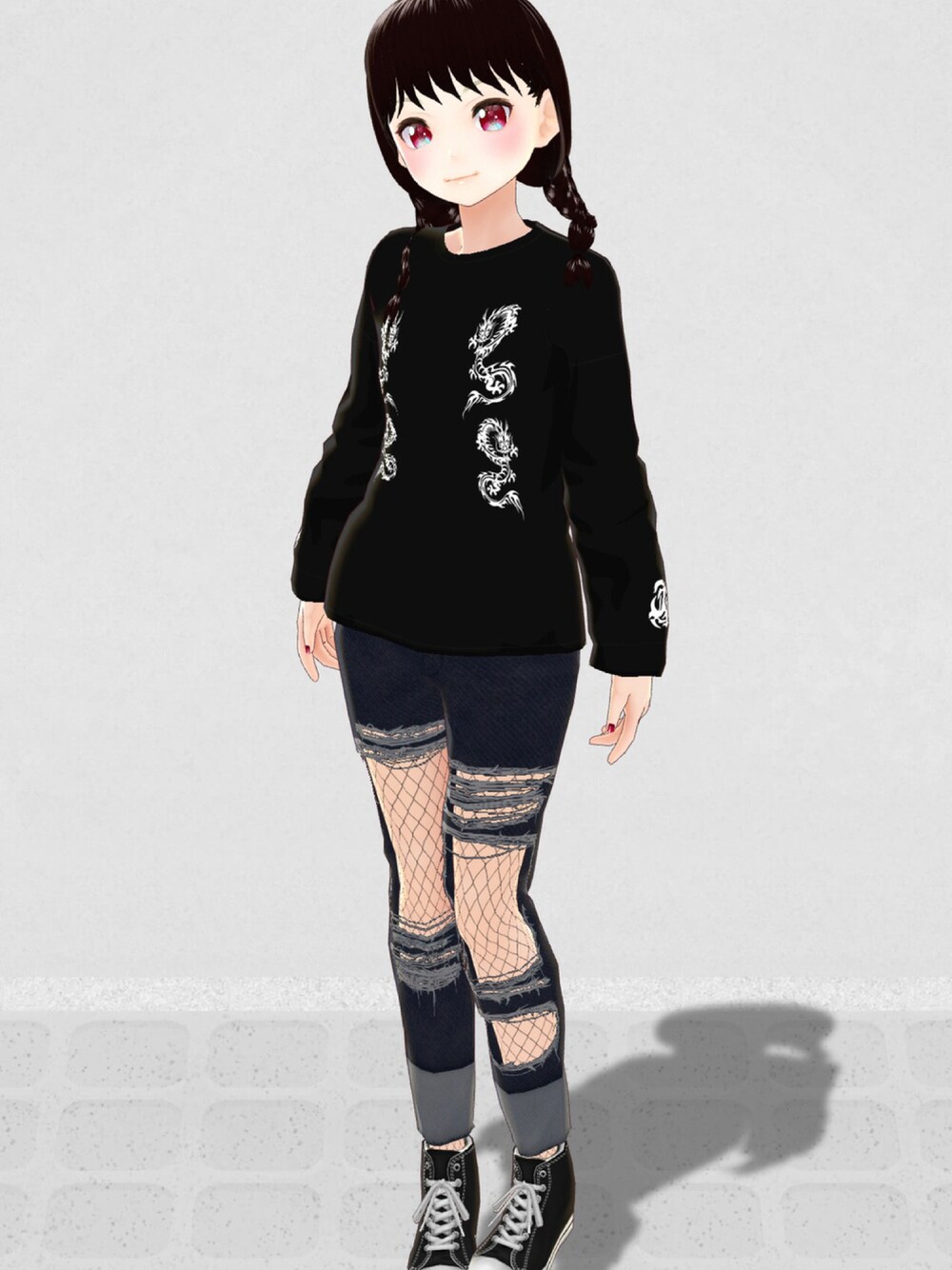 ブラック系のスニーカー、ブラック系のデニムパンツ、ブラック系のTシャツ/カットソーを着用したレディースの秋コーディネートの1枚目の写真