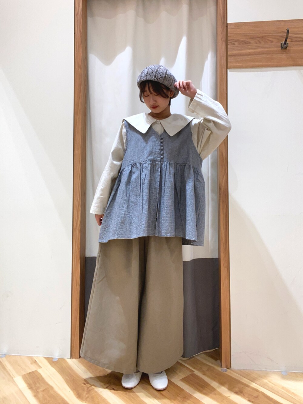 「カジュアルコーデ、楽チンコーデ、大人カジュアル、骨格ウェーブ、お出かけコーデ、サマンサ モスモス(Samansa Mos2)、SM2、サマンサモスモス」｜「Samansa Mos2のアイテム（ハンチング/ベレー帽、グレー系）」を使った、ゆささん（レディース・156cm）の春コーディネートの1枚目の写真
