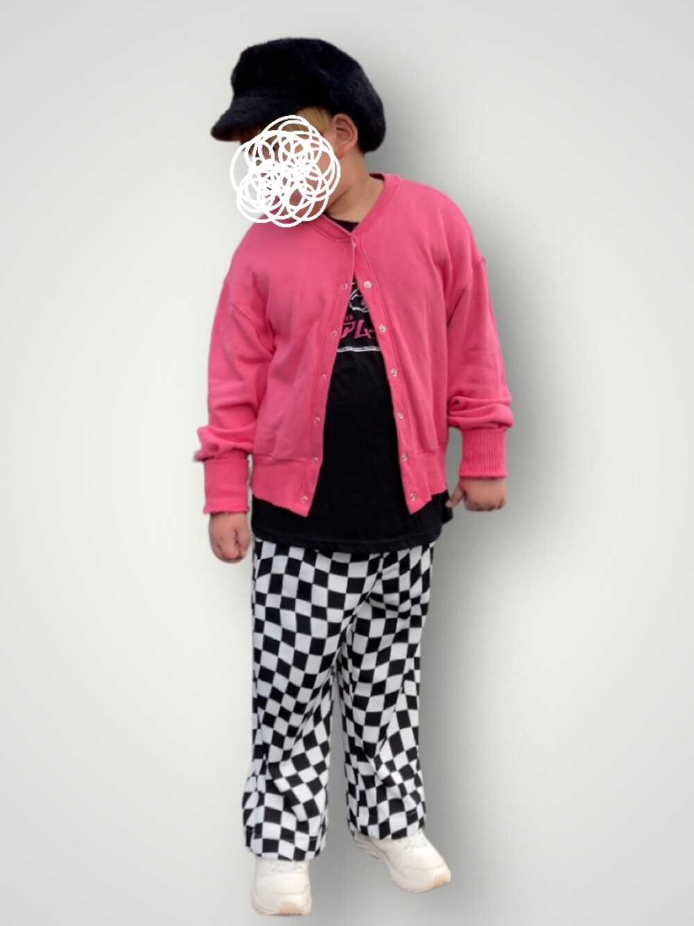 「秋ルック紹介するよ、カーディガン、秋服、男の子コーデ、チェックパンツ、プチプラコーデ、韓国子供服、きれいめカジュアル、ピンク、キャスケット、ファー小物、白スニーカー、オーバーサイズ、おしゃれさんと繋がりたい、いいね、save、フォローお願いします🤑」｜「GUのアイテム（カーディガン/ボレロ、ピンク系）」を使った、皇琥さん（キッズ・127cm）の秋コーディネートの1枚目の写真