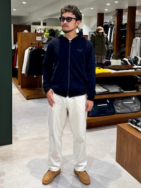 「アイテム（パーカー）」を使った、BEAMS GOLFさん（メンズ・173cm）の冬コーディネート