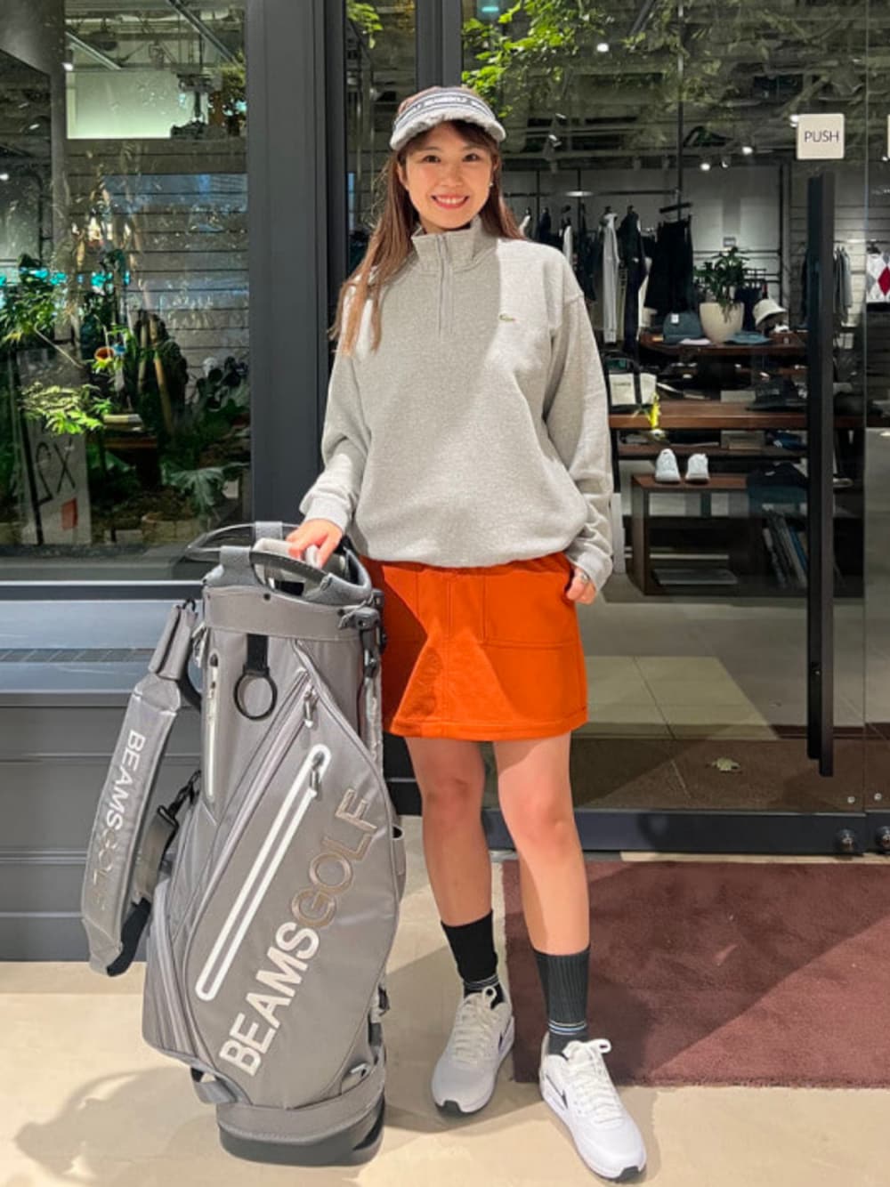 スカート（オレンジ系）を使った「ゴルフ」の人気ファッション