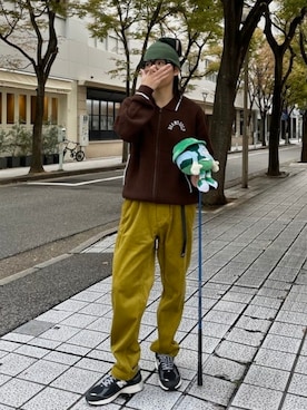 「アイテム（パンツ、イエロー系）」を使った、BEAMS GOLFさん（メンズ・169cm）の秋コーディネート