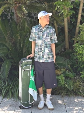 「BEAMS GOLF（ビームスゴルフ）のオリジナル スリムスタンド キャディバッグ 4（ゴルフグッズ、グリーン系）」を使った、BEAMS GOLFさん（メンズ・176cm）の春コーディネート
