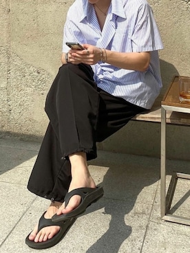 「Dickies（ディッキーズ）の【ROOPTOKYO 別注】Dickies/ディッキーズ EASY WORK PANTS イージーワークパンツ ユニセックス チノパンツ 2026年春夏（チノパンツ、ブラック系）」を使った、rooptokyokkさん（メンズ・178cm）の夏コーディネート