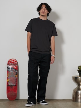 「Dickies（ディッキーズ）のDickies/ディッキーズ LOOSE FIT ダブルニー センタープレス ワークパンツ スケーターパンツ 85283 レングス32 2026年春夏（チノパンツ、ブラック系）」を使った、rooptokyokkさん（メンズ・178cm）の夏コーディネート