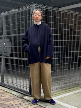「アイテム（ノーカラーコート）」を使った、飯田さん（レディース・163cm）の秋コーディネート