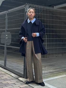 「アイテム（ポンチョ）」を使った、飯田さん（レディース・163cm）の秋コーディネート