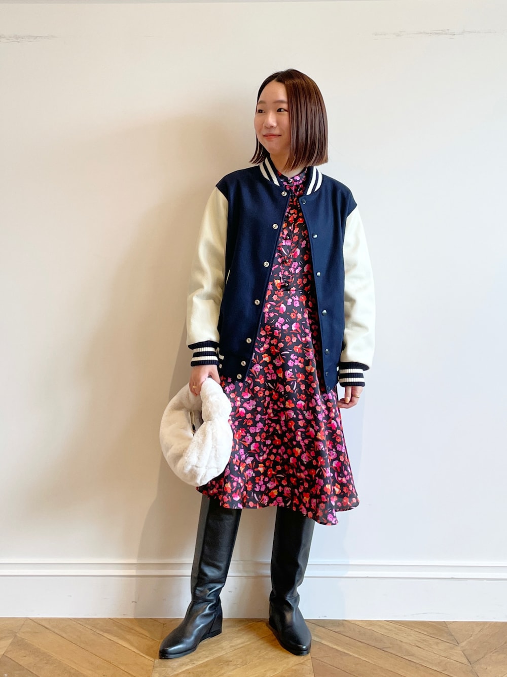 「秋先取りコーデ、ワンピース、秋服準備はじめました、オトナカジュアル、オトナ女子、カジュアル、スタジャン、リラックススタイル、スクーカム、skookum、花柄ワンピース」｜「allurevilleの<予約>インヒールロングブーツ（ブーツ、ブラック系）」を使った、Takagi.Yさん（レディース・159cm）の夏コーディネートの1枚目の写真
