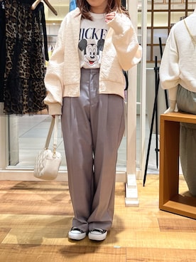 「グレーパンツ」｜「アイテム（ブルゾン）」を使った、Uchino.150cmさん（レディース・150cm）の春コーディネート