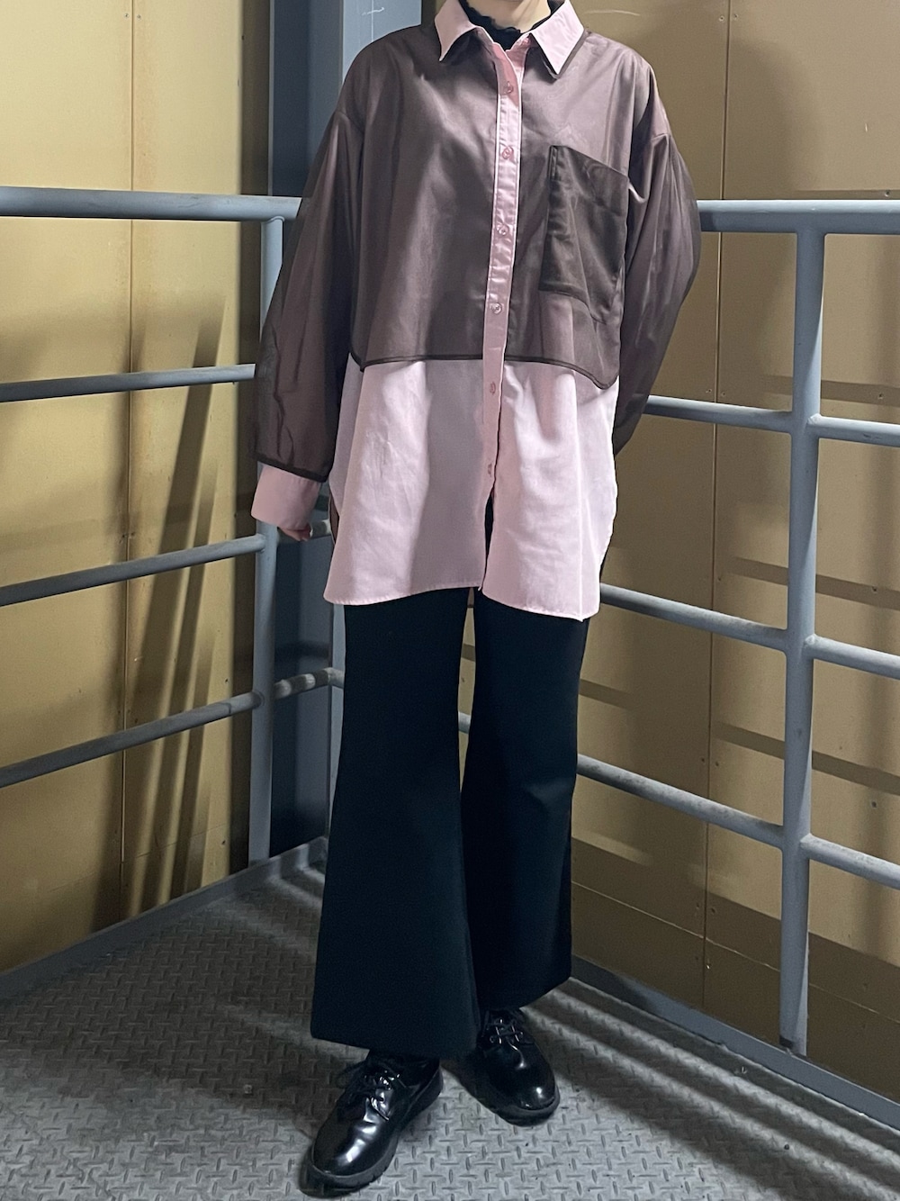 LEPSIMのアイテムを使った「ピンクシャツ」の人気ファッション