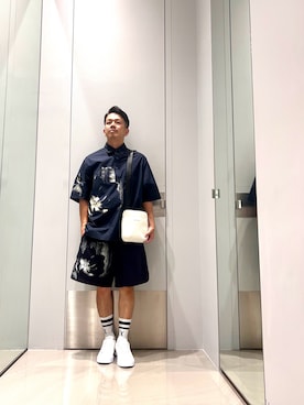 「ARMANI EXCHANGE（アルマーニエクスチェンジ）の【A|X アルマーニ エクスチェンジ】オールオーバーロゴ レースアップスニーカー（スニーカー、ブラック系）」を使った、TOI-Tさん（メンズ・170cm）の夏コーディネート