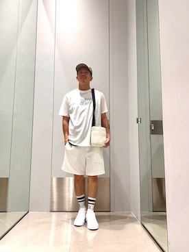 「ARMANI EXCHANGE（アルマーニエクスチェンジ）の【A|X アルマーニ エクスチェンジ】オールオーバーロゴ レースアップスニーカー（スニーカー、ブラック系）」を使った、TOI-Tさん（メンズ・170cm）の夏コーディネート