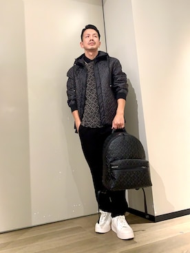 「アイテム（スニーカー）」を使った、TOI-Tさん（メンズ・170cm）の秋コーディネート