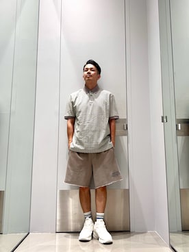 「ARMANI EXCHANGE（アルマーニエクスチェンジ）の【A|X アルマーニ エクスチェンジ】オールオーバーロゴ 半袖ポロシャツ/REGULAR（ポロシャツ、ホワイト系）」を使った、TOI-Tさん（メンズ・170cm）の夏コーディネート