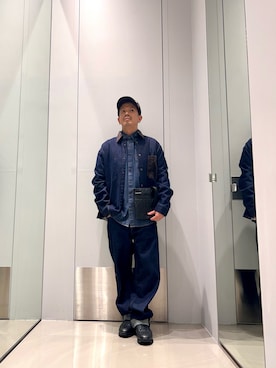 「ARMANI EXCHANGE（アルマーニエクスチェンジ）の【A|X アルマーニ エクスチェンジ】オールオーバーロゴ レースアップスニーカー（スニーカー、ホワイト系）」を使った、TOI-Tさん（メンズ・170cm）の秋コーディネート