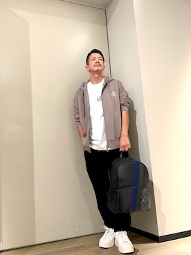 「ARMANI EXCHANGE（アルマーニエクスチェンジ）のアイテム」を使った、TOI-Tさん（メンズ・170cm）の秋コーディネート
