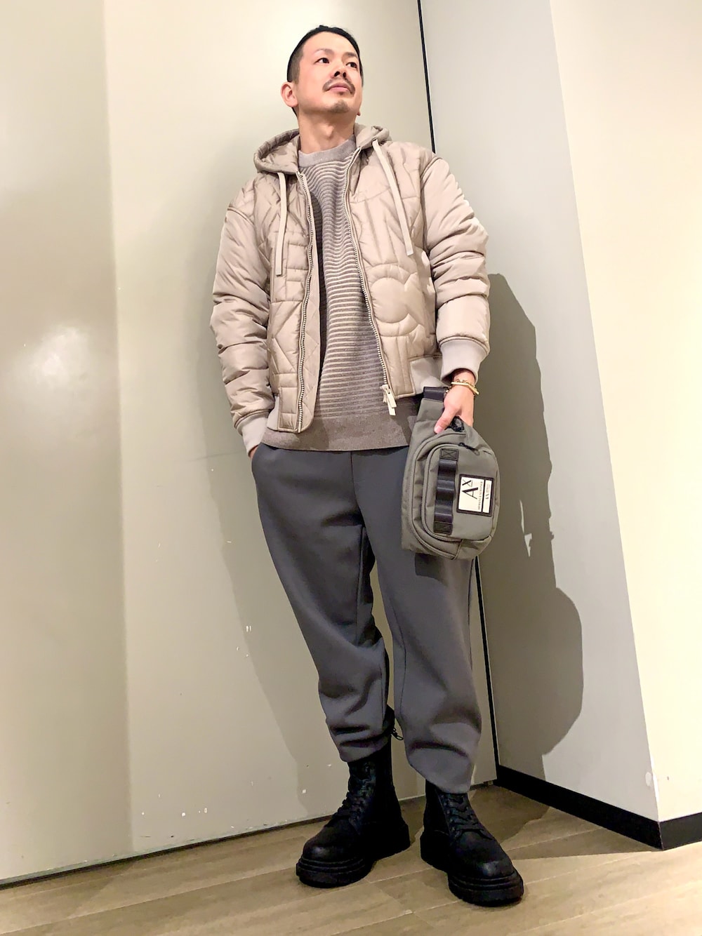 y様♡ARMANI EXCHANGE　上下コーデ　袖ロゴラインが激かわ♡　コーデ ARMANI EXCHANGEのアイテムを使った「ロゴ」の人気ファッション