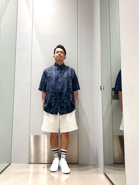 「ARMANI EXCHANGE（アルマーニエクスチェンジ）の【A|X アルマーニ エクスチェンジ】オールオーバーロゴ レースアップスニーカー（スニーカー、ホワイト系）」を使った、TOI-Tさん（メンズ・170cm）の夏コーディネート