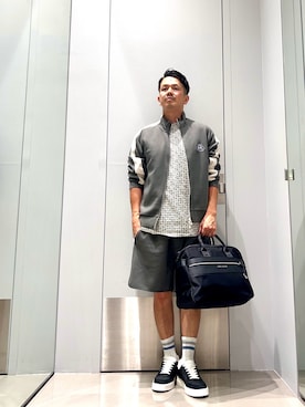 「ARMANI EXCHANGE（アルマーニエクスチェンジ）の【A|X アルマーニ エクスチェンジ】オールオーバーロゴ レースアップスニーカー（スニーカー、ブラック系）」を使った、TOI-Tさん（メンズ・170cm）の夏コーディネート