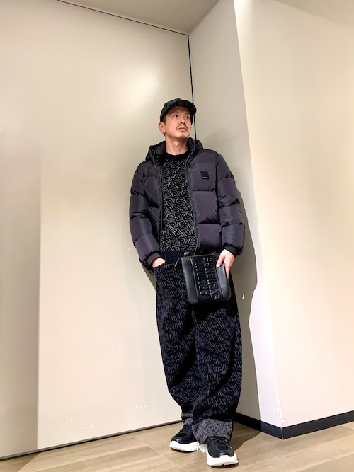 A|X アルマーニ エクスチェンジ】オールオーバージャカードロゴ ニット