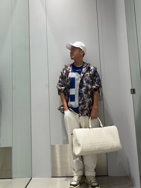 「ARMANI EXCHANGE（アルマーニエクスチェンジ）の【A|Xアルマーニ エクスチェンジ】ビッグラバーAXロゴ　パネルキャップ（キャップ、ホワイト系）」を使った、TOI-Tさん（メンズ・170cm）の夏コーディネート