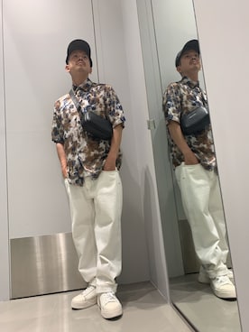 「ARMANI EXCHANGE（アルマーニエクスチェンジ）の【A|X アルマーニ エクスチェンジ】AXロゴ ショルダーバッグ（ショルダーバッグ、ブラック系）」を使った、TOI-Tさん（メンズ・170cm）の夏コーディネート