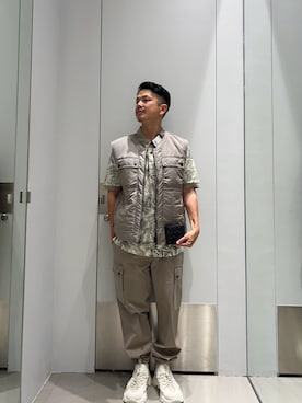 「ARMANI EXCHANGE（アルマーニエクスチェンジ）の【A|X アルマーニ エクスチェンジ】レギュラーカット カーゴパンツ（カーゴパンツ、ベージュ系）」を使った、TOI-Tさん（メンズ・170cm）の夏コーディネート