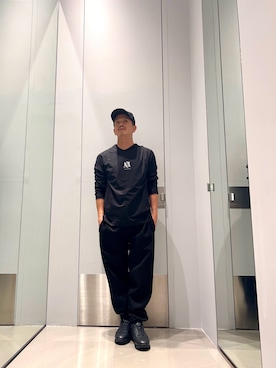 「ARMANI EXCHANGE（アルマーニエクスチェンジ）の【A|X アルマーニ エクスチェンジ】オールオーバーマイクロロゴ スウェットジョガーパンツ（スウェットパンツ、ブラック系）」を使った、TOI-Tさん（メンズ・170cm）の秋コーディネート