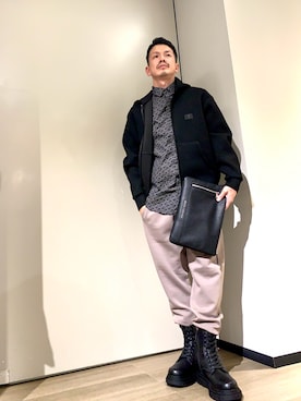 「アイテム（クラッチバッグ）」を使った、TOI-Tさん（メンズ・170cm）の冬コーディネート