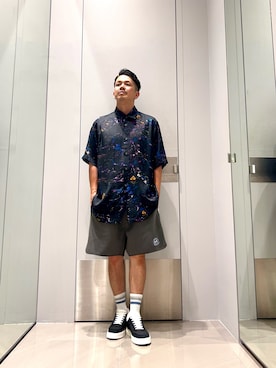 「ARMANI EXCHANGE（アルマーニエクスチェンジ）の【A|X アルマーニ エクスチェンジ】オールオーバープリント 半袖シャツ/BOXY（シャツ/ブラウス、ブラック系）」を使った、TOI-Tさん（メンズ・170cm）の夏コーディネート