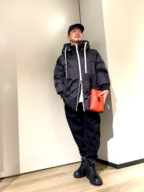 A|X アルマーニ エクスチェンジ】ホワイトポイント パファーコート