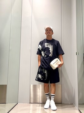「ARMANI EXCHANGE（アルマーニエクスチェンジ）の【A|X アルマーニ エクスチェンジ】オールオーバーロゴ レースアップスニーカー（スニーカー、ブラック系）」を使った、TOI-Tさん（メンズ・170cm）の夏コーディネート