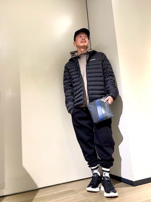 アルマーニエクスチェンジ 白 袖なし ダウン xs アルマーニエクスチェンジ 白 袖なし ダウン xs ARMANI EXCHANGE A/X