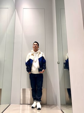 「ARMANI EXCHANGE（アルマーニエクスチェンジ）の【A|X アルマーニ エクスチェンジ】ICON フーデッドスウェットパーカー（スウェット、ホワイト系）」を使った、TOI-Tさん（メンズ・170cm）の秋コーディネート