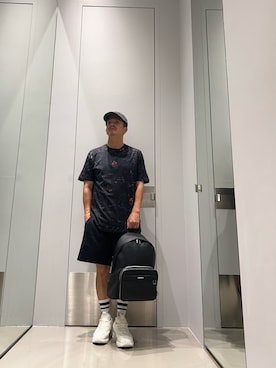 「ARMANI EXCHANGE（アルマーニエクスチェンジ）の【A|X アルマーニ エクスチェンジ】メッシュコンビ レースアップスニーカー（スニーカー、ホワイト系）」を使った、TOI-Tさん（メンズ・170cm）の夏コーディネート